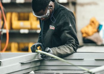 Postavite ova 4 teška pitanja kako biste poboljšali svoje proizvodne operacije