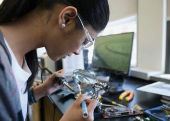 Da li bi tehnologija bila drugačija da žene čine polovinu radne snage?