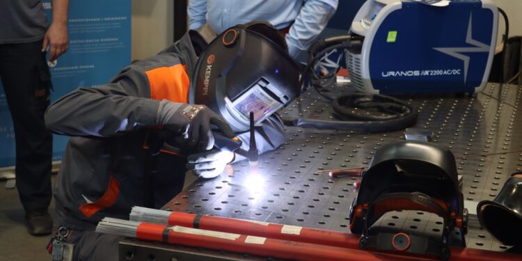 Siva, prašnjava i zastarjela metalska industrija? Naravno, ne!