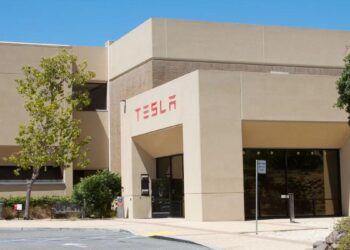 Ford i Tesla: Zajednička inicijativa za punjenje električnih vozila