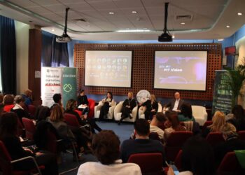 Mogu li javno istupanje i poslovanje prerasti u kreaciju i biti umjetnost?